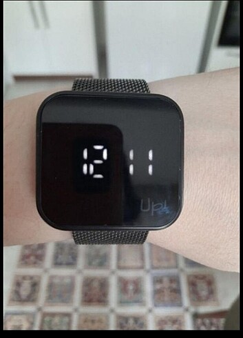 UP WATCH SİYAH HASIR KORDONLU SAAT