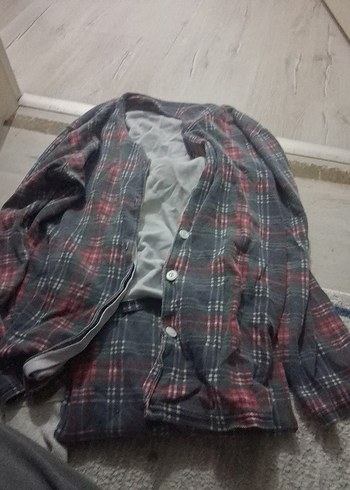 Düğmeli alt üst pijama takımı