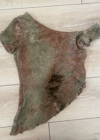 Drapeli Kısa Kollu Batik Desenli Bluz Y2k - Görsel 3