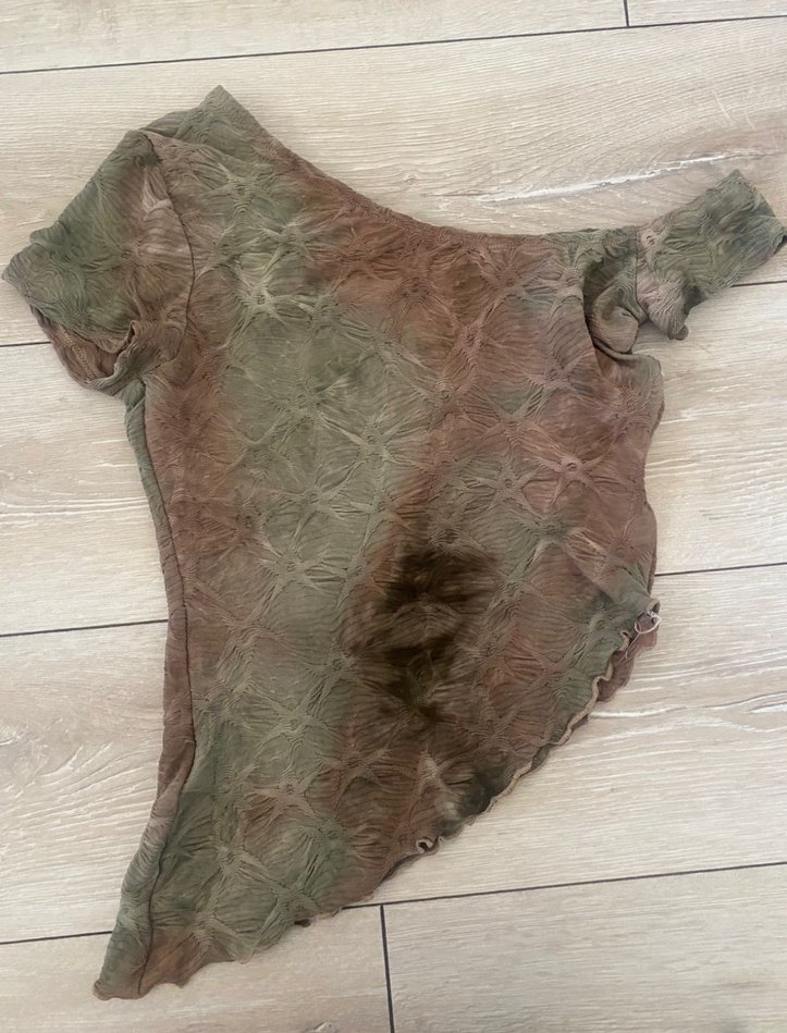 Drapeli Kısa Kollu Batik Desenli Bluz Y2k - Görsel 3