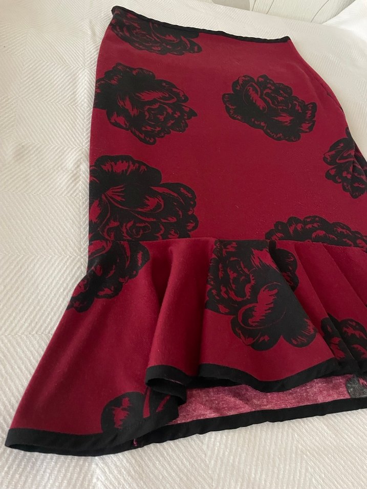 Bordo Çiçek Desenli Fırfırlı Gotik Etek - Görsel 2