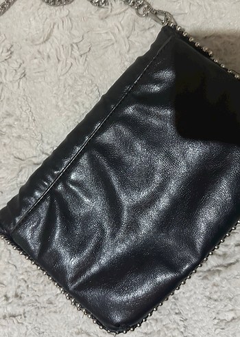 Bershka Siyah Parlak Zincir Detaylı Deri Kadın Çanta - Görsel 3