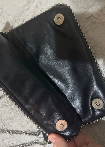 Bershka Siyah Parlak Zincir Detaylı Deri Kadın Çanta - Görsel 2