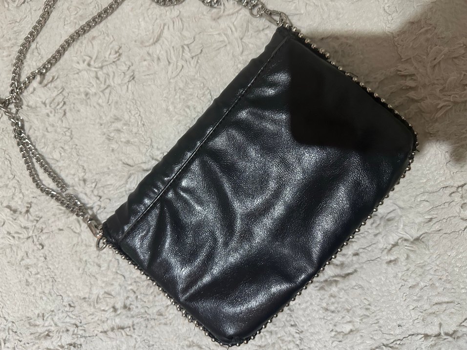 Bershka Siyah Parlak Zincir Detaylı Deri Kadın Çanta - Görsel 3