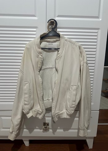 Bershka beyaz kot ceket