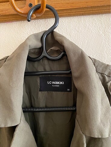 LC Waikiki Yeşil trenchcoat