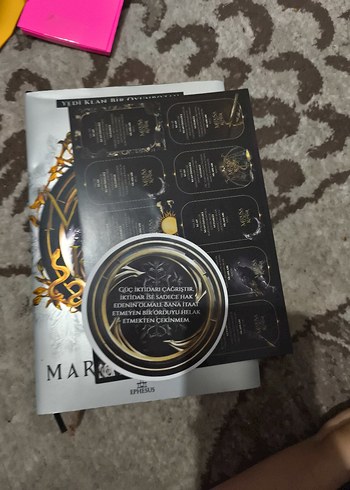 Medusa'nın Olu Kumları - Maral Atmaca