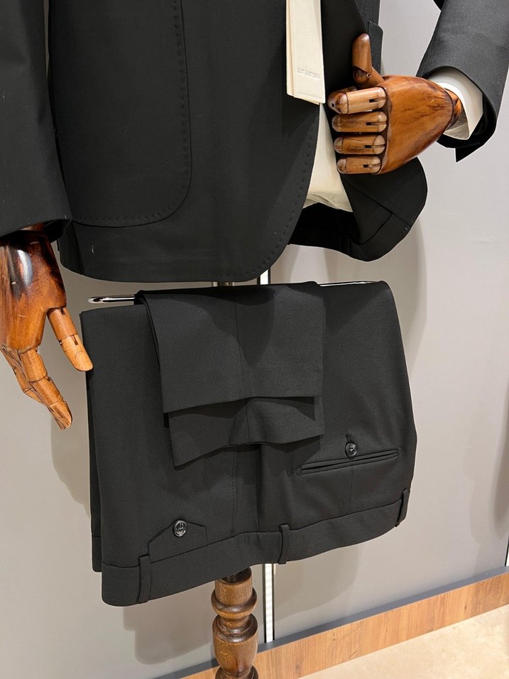 Klasik Siyah Yünlü Erkek Takım Elbise - Görsel 4