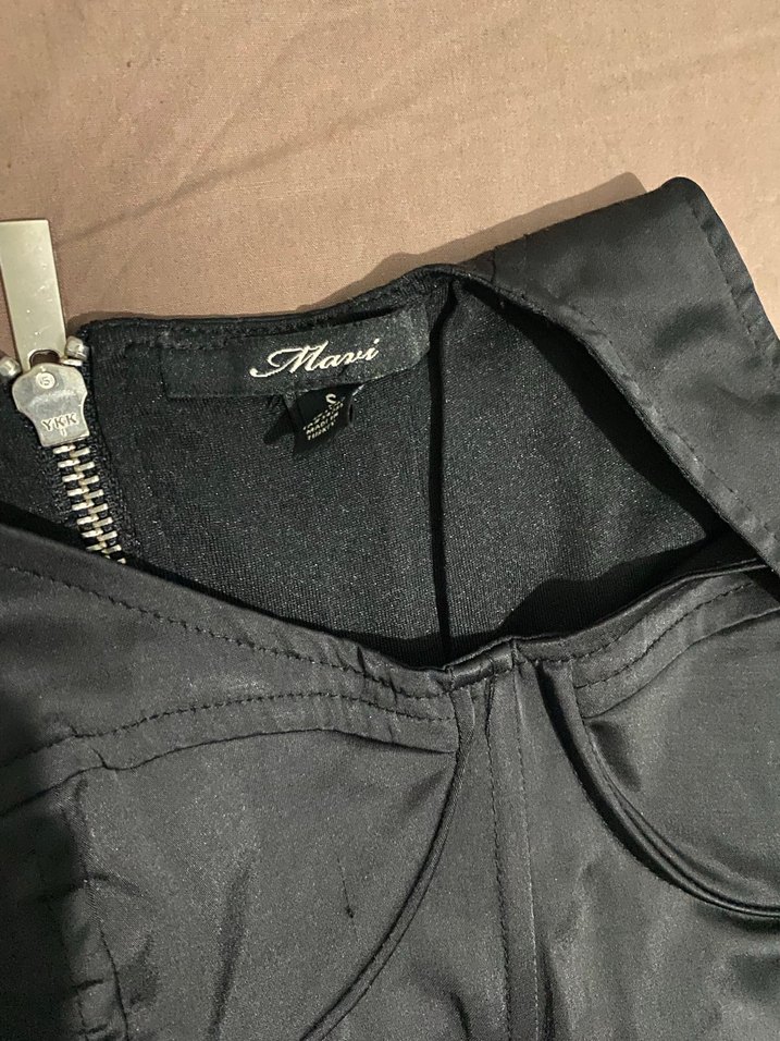 Parlak Siyah Midi Büstiyer, Kolsuz, Sokak Stili - Görsel 4