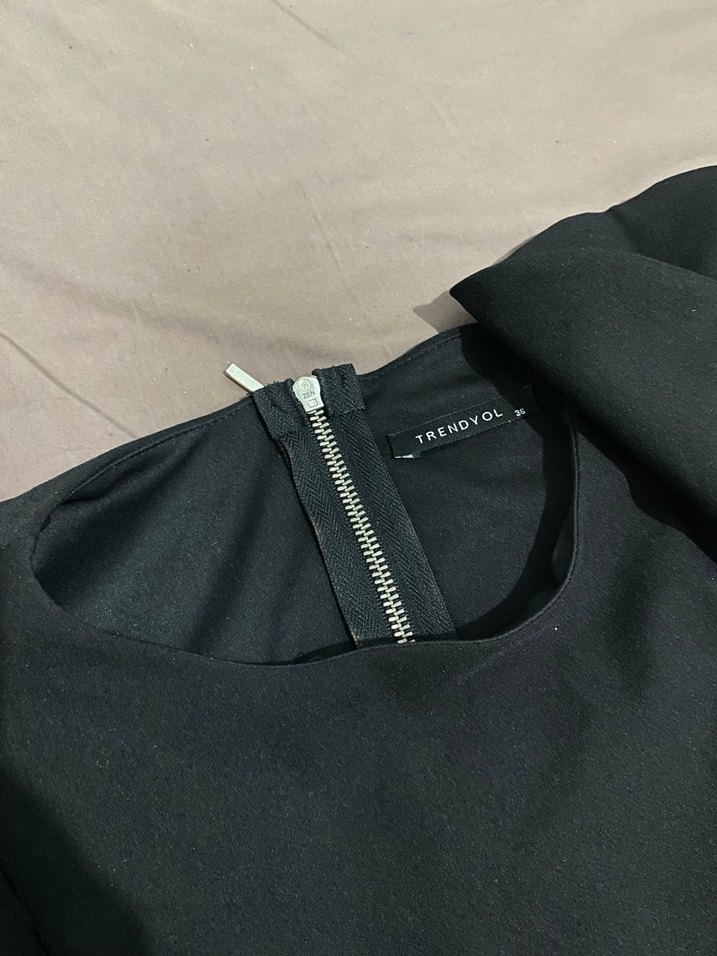 Arkası fermuarlı bluz - Görsel 2