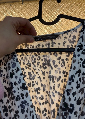 Gri V Yakalı Yılan Desenli Midi Elbise - Görsel 3