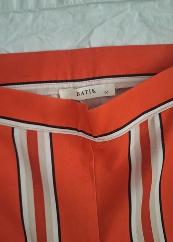 Batik Kırmızı Çizgili Regular Fit Kadın Pantolon