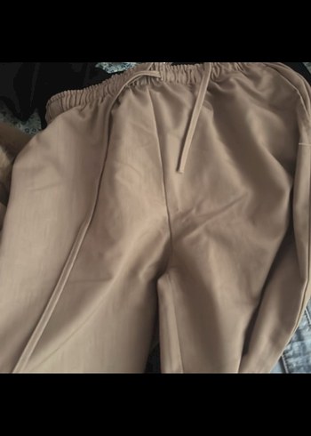 Stradivarius dökümlü pantolon - Görsel 3