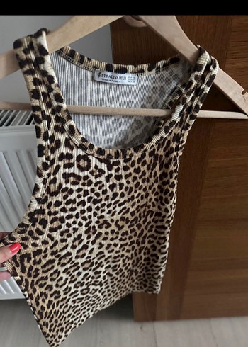 Stradivarius Leopar Desenli Kısa Kadın Atlet