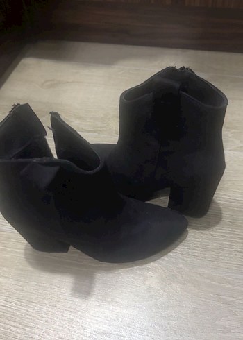 36 Beden Bambi siyah süet topuklu çizme