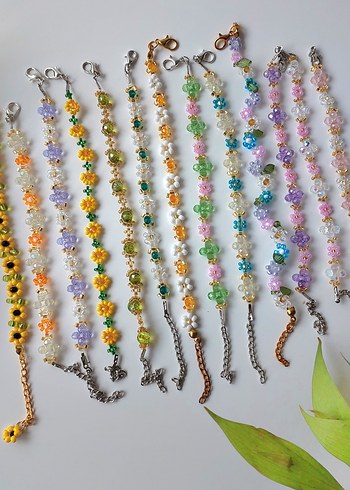 Ürün Adı:
 Spring Bloom  El Yapımı Çiçek Boncuk Bileklik - Görsel 3