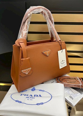  Beden siyah Renk Prada Siyah Deri Kadın Omuz Çantası