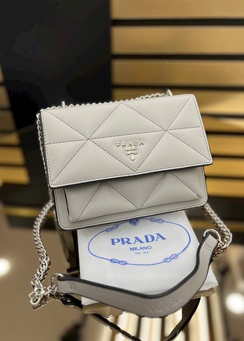 Prada Siyah Zincir Detaylı Prada Süet Çanta