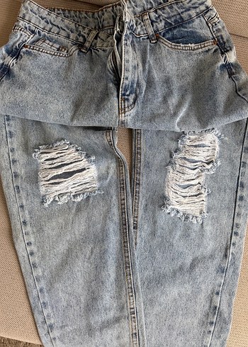 30 Beden mavi Renk Yırtık Detaylı Denim Pantolon
