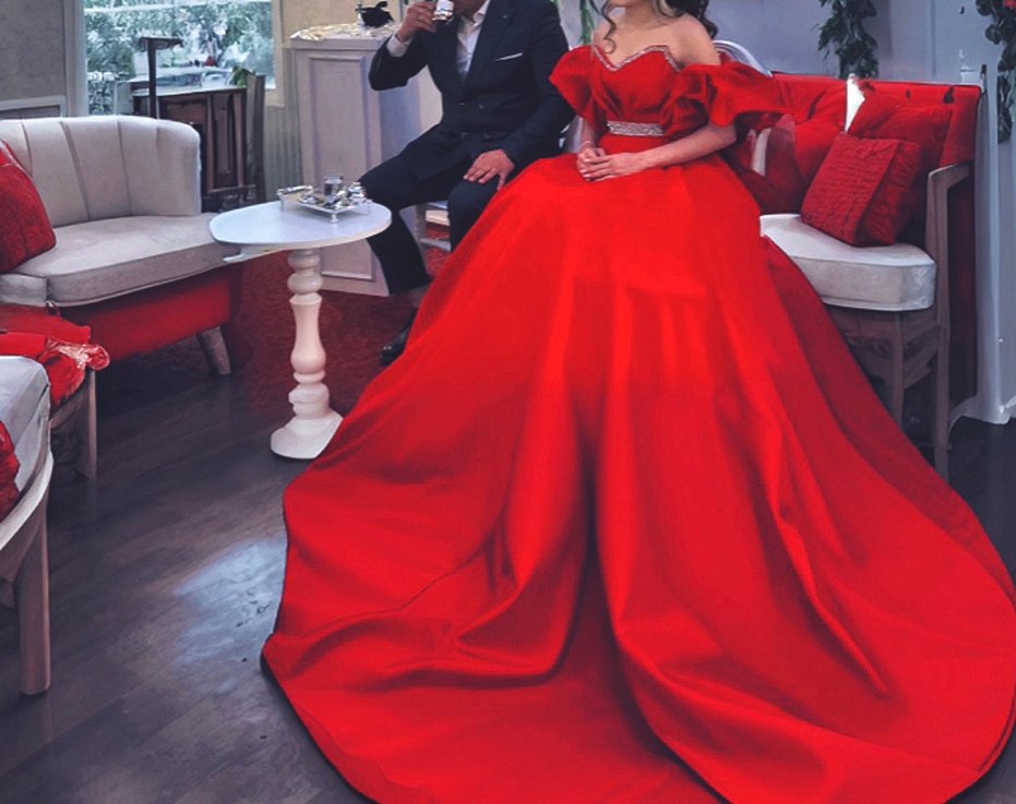 Uzun Kırmızı Drapeli Straplez Kadın Abiye - Görsel 2