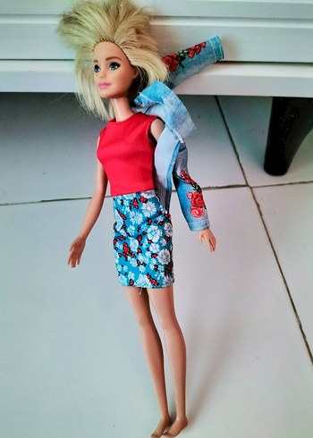 Beden Renk Barbie Sokakta