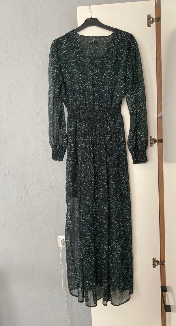 Yeşil Puantiyeli V Yakalı Uzun Elbise - Görsel 5