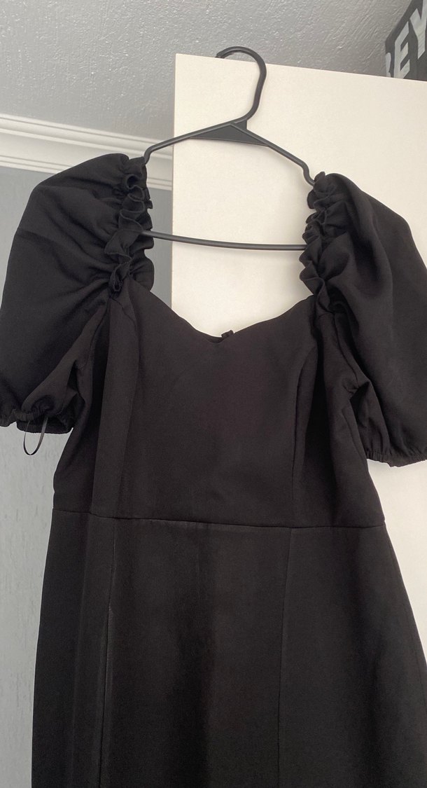 Siyah Uzun V Yaka Drapeli Keten Elbise - Görsel 2