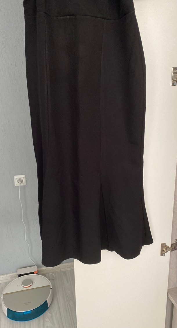 Siyah Uzun V Yaka Drapeli Keten Elbise - Görsel 3