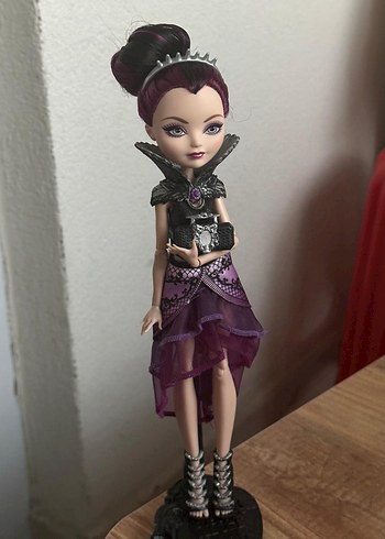 ever after high (raven queen)