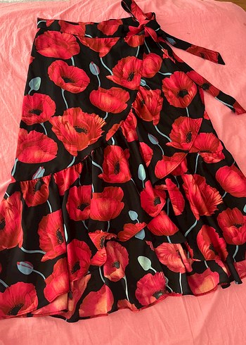 H&M Kadın Kırmızı Çiçekli Volanlı Midi Etek