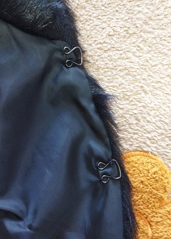 Siyah Kürklü Kadın Yelek - Görsel 5