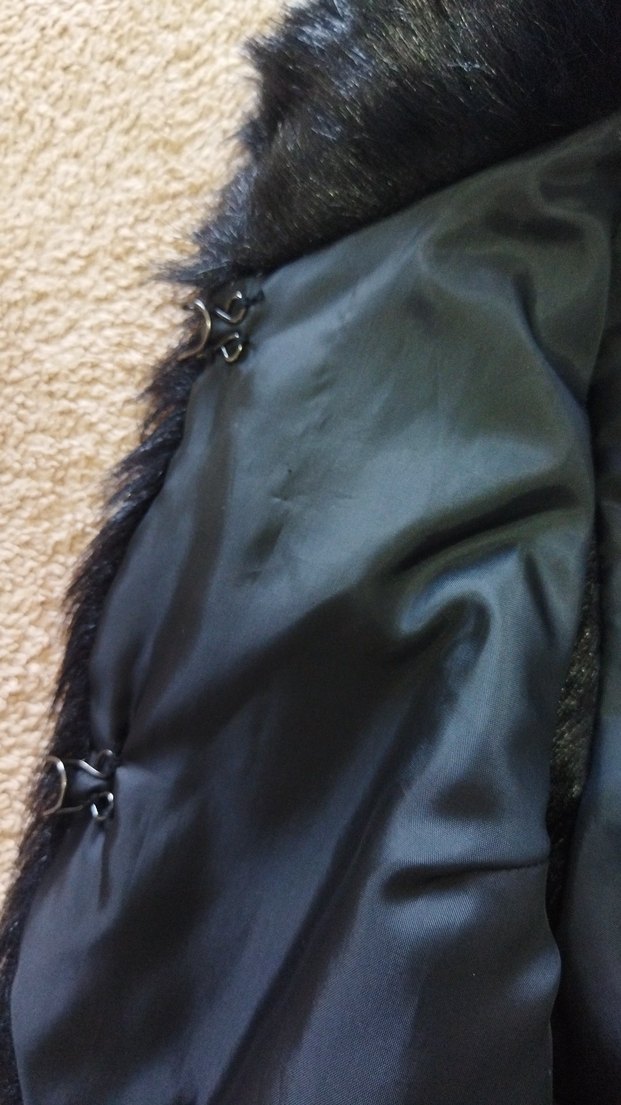 Siyah Kürklü Kadın Yelek - Görsel 4