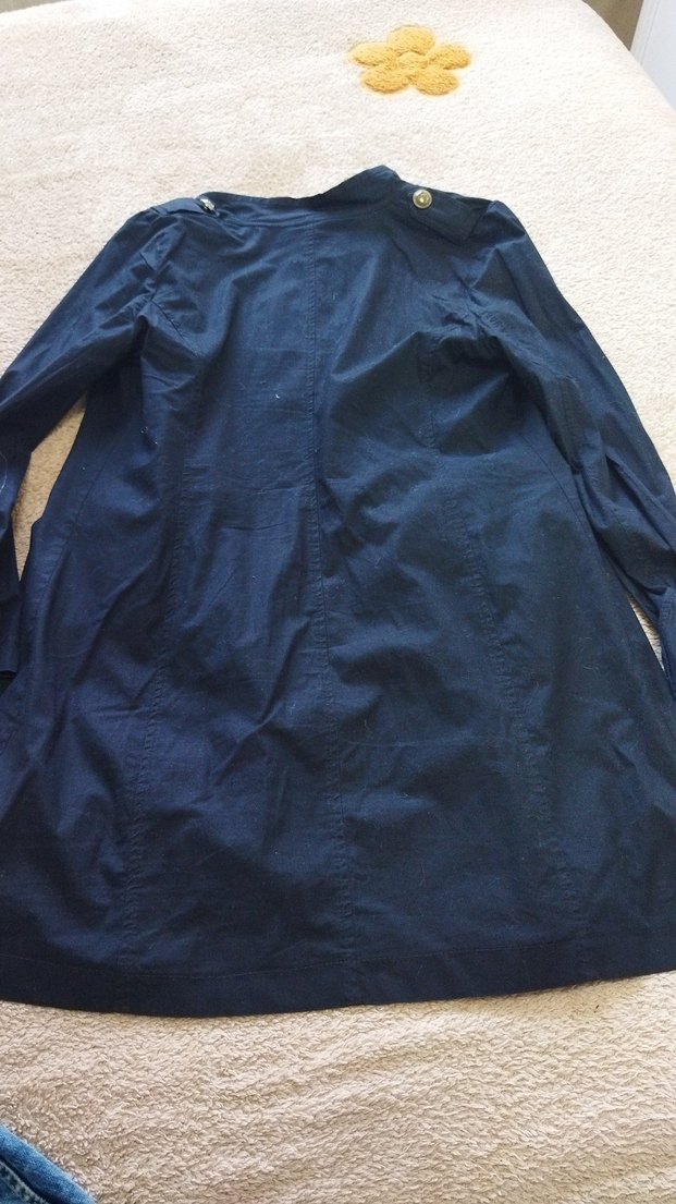 Düğmeli siyah Midi trençkot - Görsel 3