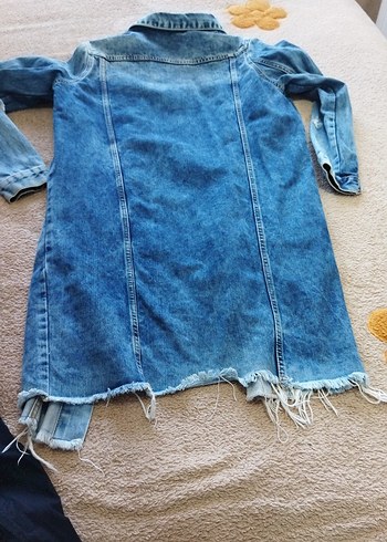 Düğmeli Uzun Mavi Denim Ceket - Görsel 3