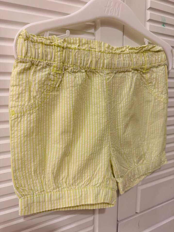 Kız Çocuk Sarı Çizgili Pilili Şort - Görsel 3