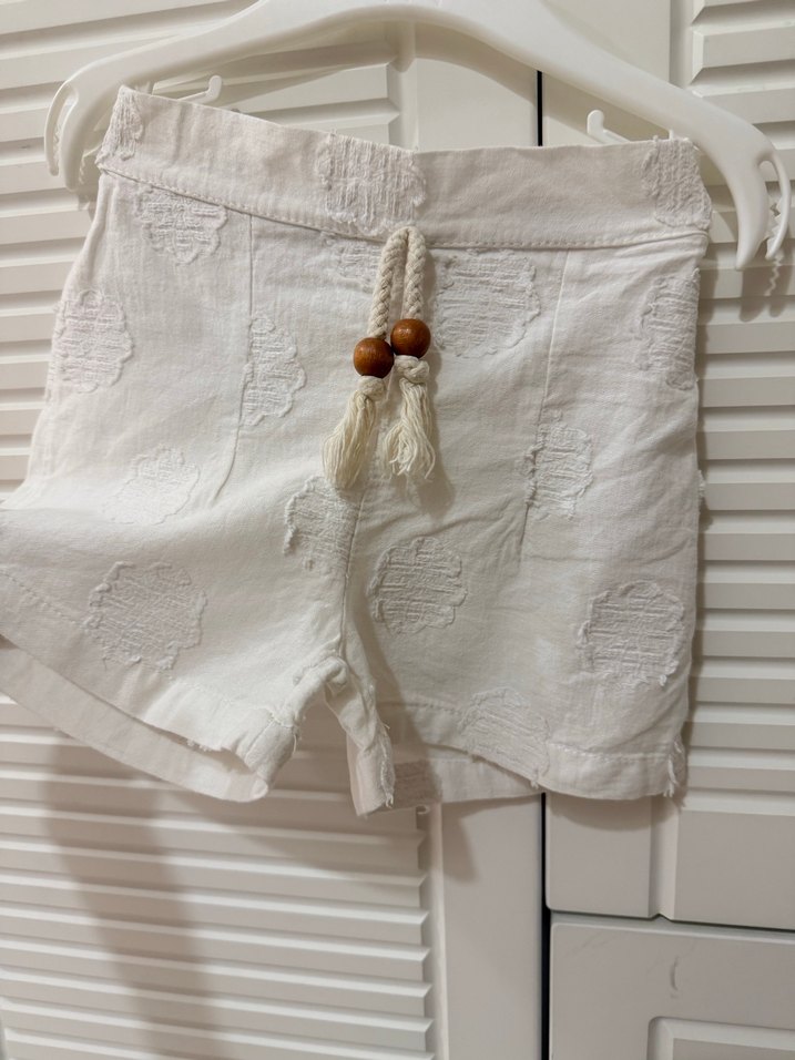 Civil Nakışlı Püsküllü Beyaz şort - Görsel 4