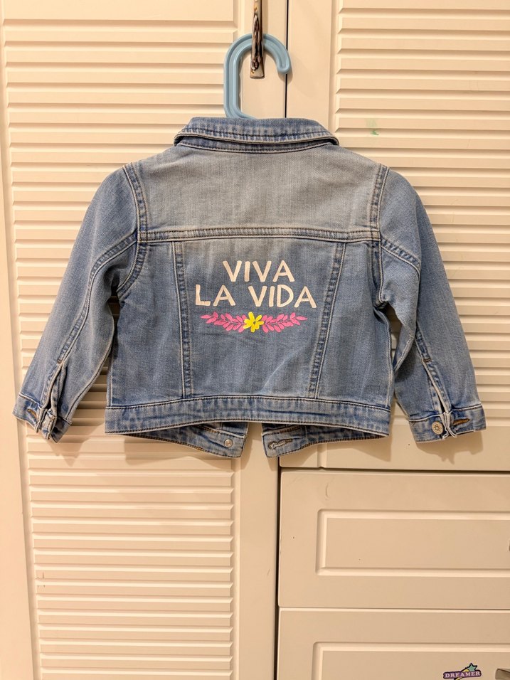 LC Waikiki Kız Çocuk Mavi Düğmeli Jean Ceket - Görsel 4