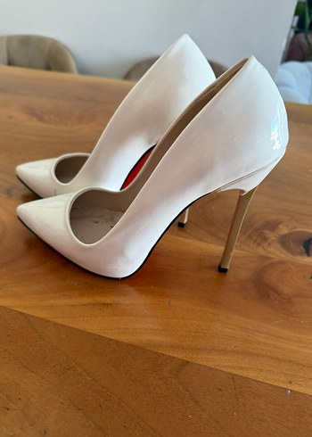 39 Beden Beyaz Parlak Stiletto Topuklu Kadın Ayakkabı