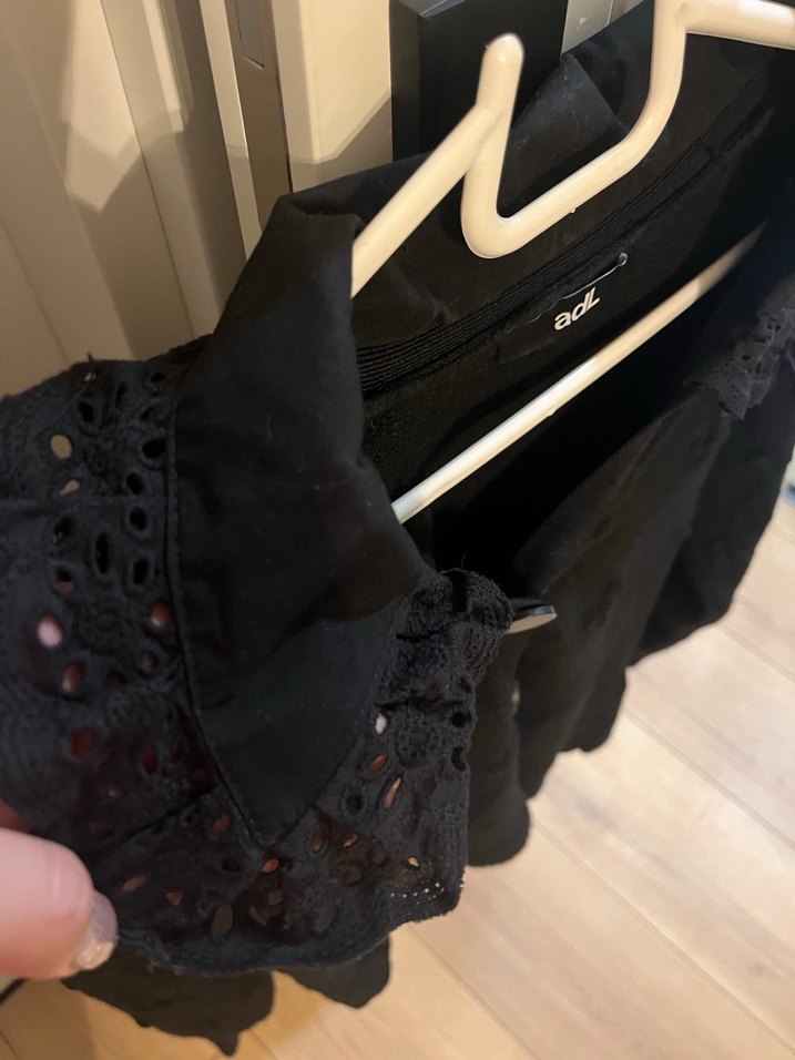 Kadın Siyah Düğmeli Uzun Kollu Hırka ADL - Görsel 2