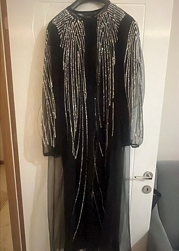 Uzun Kollu Siyah İşlemeli Kadın Elbise - Görsel 5