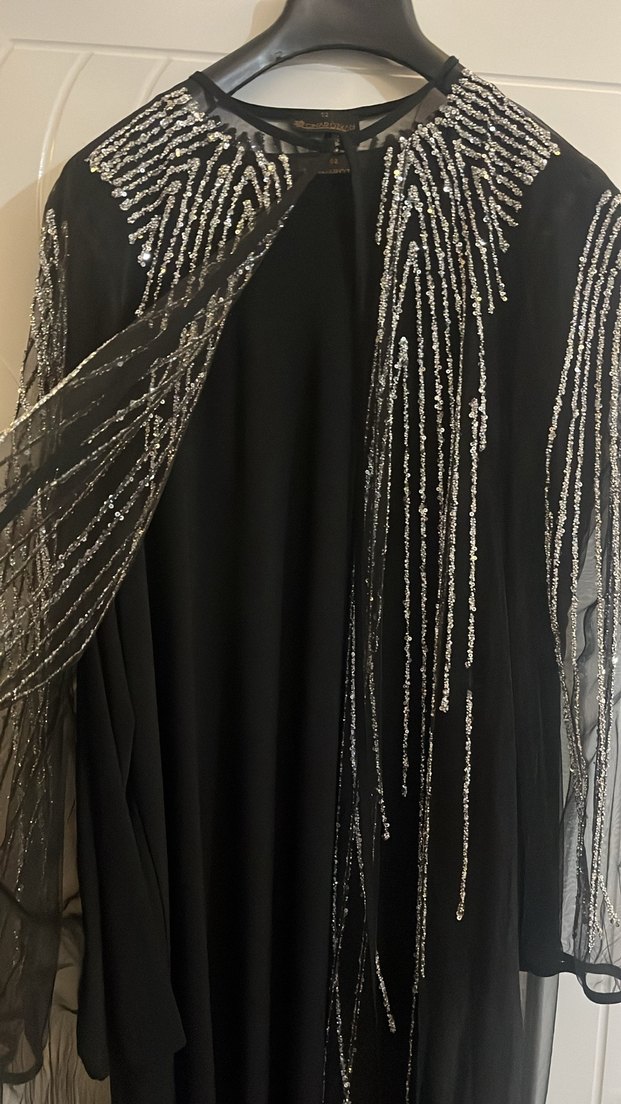 Uzun Kollu Siyah İşlemeli Kadın Elbise - Görsel 2