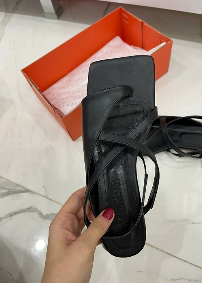 KISA KALIN TOPUKLU SANDALET - Görsel 2