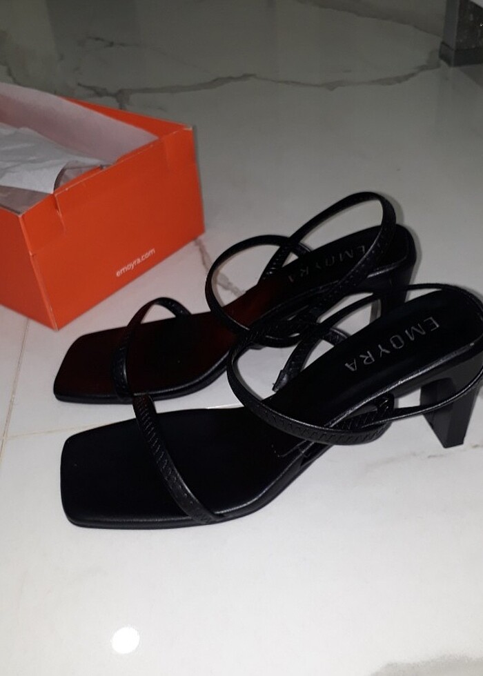 Kalın Topuklu Ayakkabı - Görsel 3