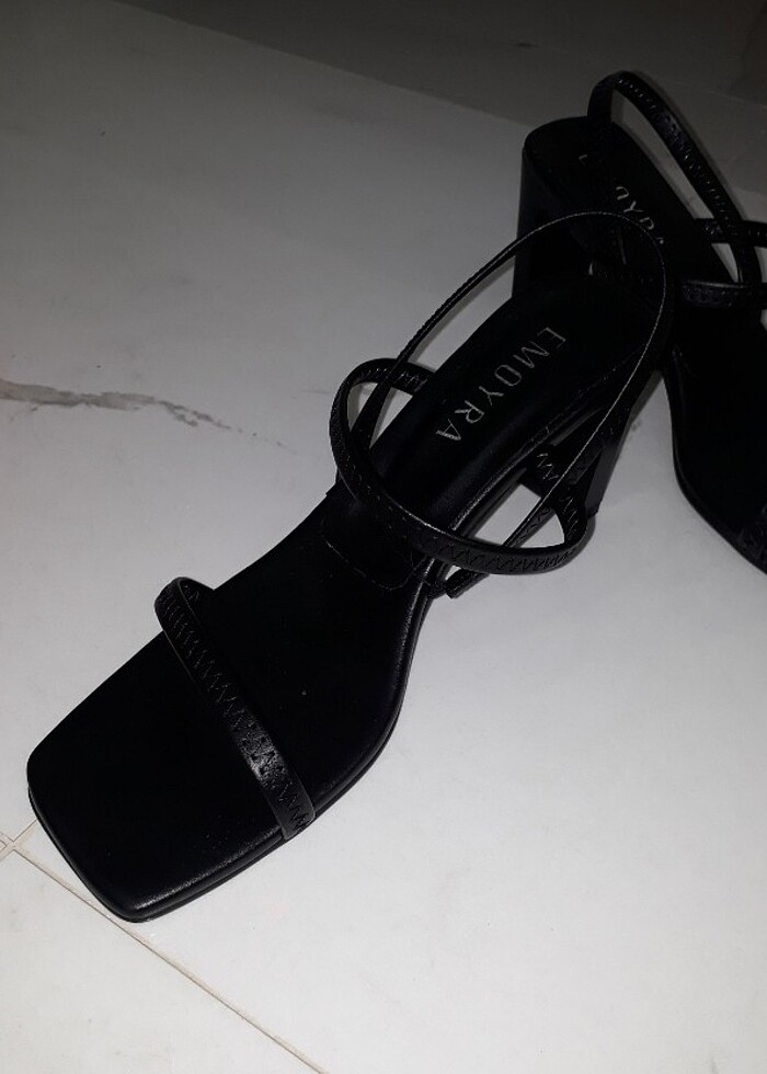 Kalın Topuklu Ayakkabı - Görsel 2