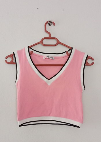 Pembe V Yaka Kolsuz Kadın Atlet