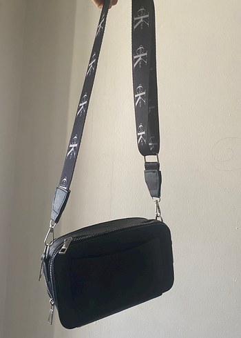Calvin Klein Siyah Deri Kadın Çapraz Çanta