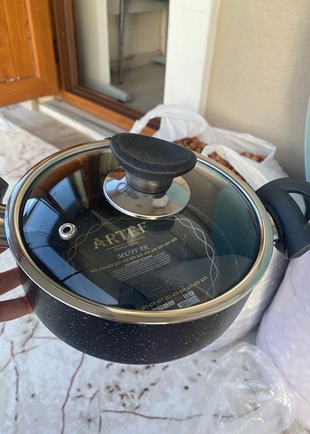 ARTE Siyah Tencere Cam Kapaklı