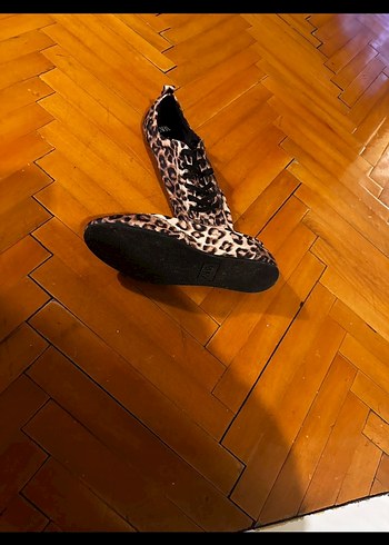 Kahverengi Leopar Desenli Kadın Spor Ayakkabı - Görsel 2