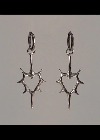 Accessorize Y2k Gotik Punk Çivili Kalp Küpeler