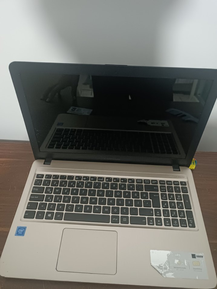 Siyah Dizüstü Bilgisayar - Görsel 3